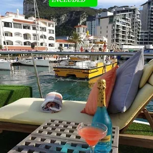 Jasmine Coral Jay Boutique Boatel Ocean Village Båthotell